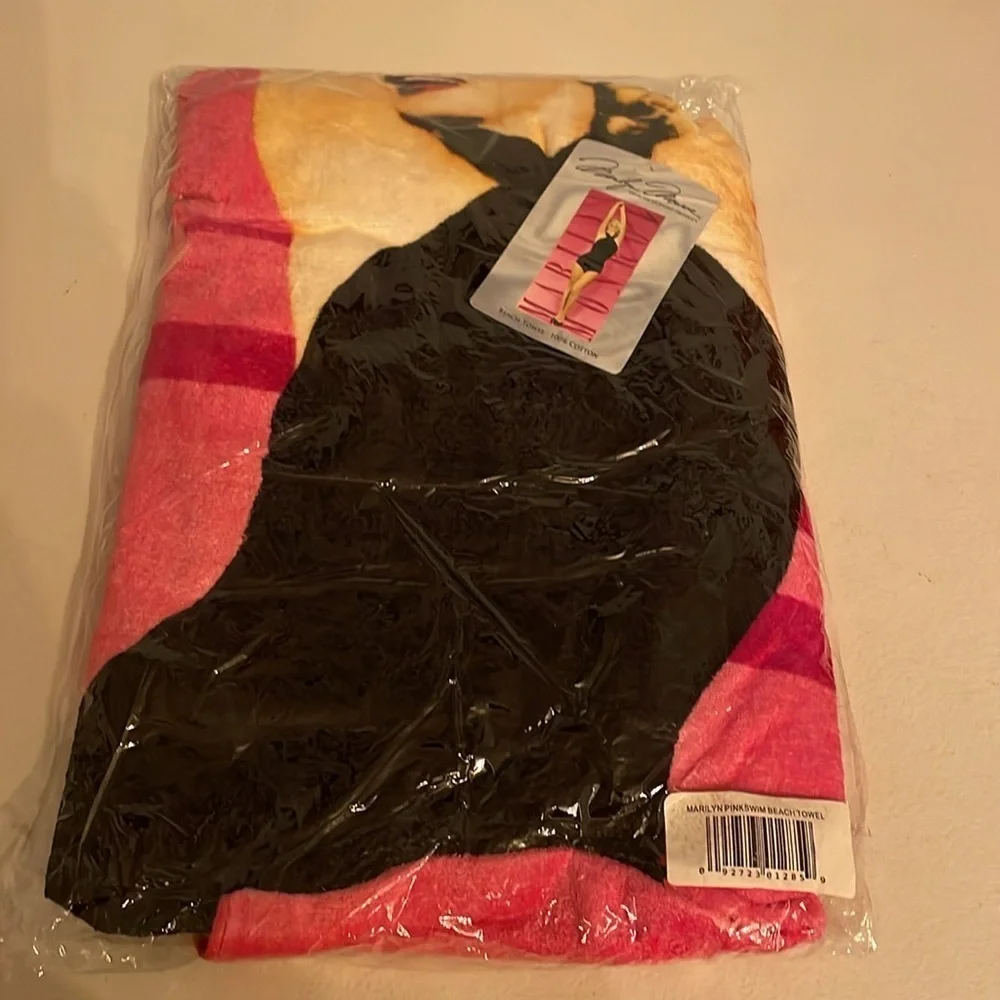 Marilyn Monroe Towel 💯 Cotton Marilyn Monroe Beach Towel 🆕️